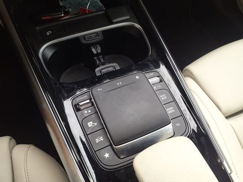 Certified 2023 Mercedes-Benz GLA 250 4MATIC image 28