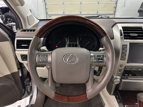Used 2012 Lexus GX 460 Premium AWD/4WD image 22
