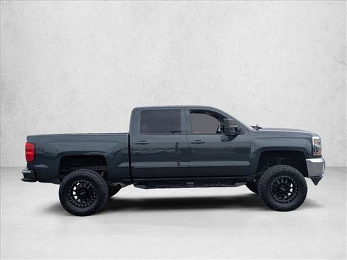 Used 2018 Chevrolet Silverado 1500 LT w/ All Star Edition image 4