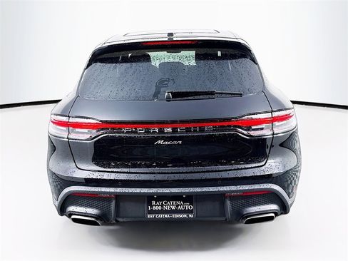 Certified 2025 Porsche Macan image 10