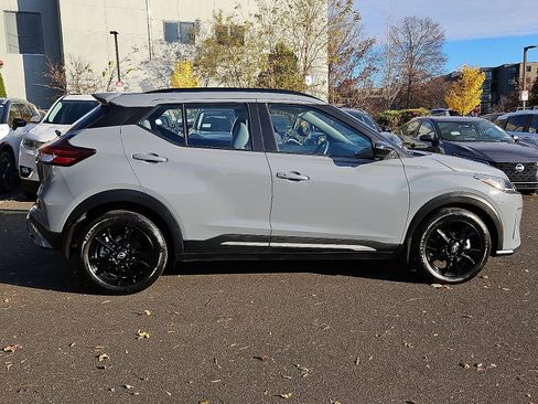 Certified 2024 Nissan Kicks SR w/ SR Premium Package image 7