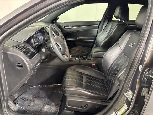 Used 2023 Chrysler 300 S image 17