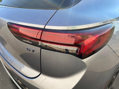 Used 2022 Buick Envision Essence w/ Sport Touring Package image 13