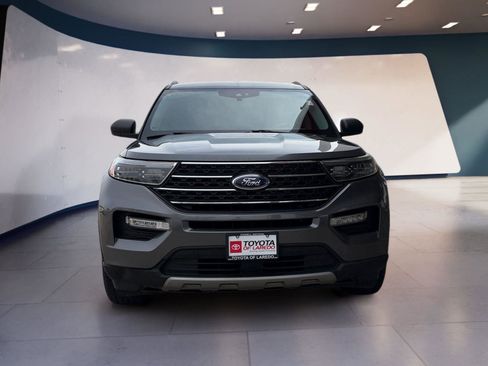 Used 2022 Ford Explorer XLT w/ Equipment Group 202A image 8