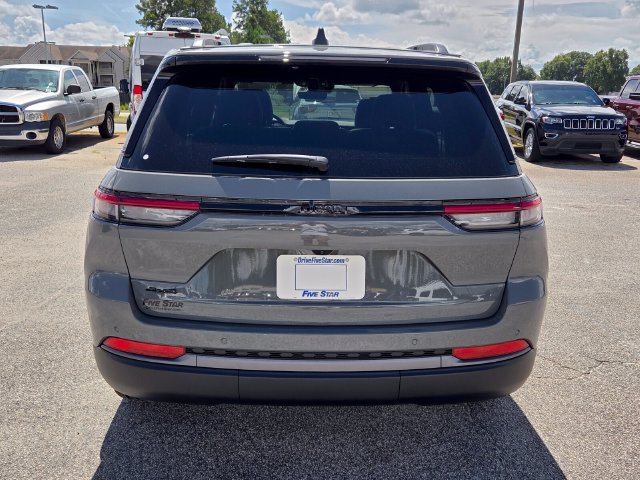 New 2027 Jeep Grand Cherokee Limited AWD/4WD image 10