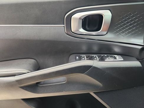 Used 2023 Kia Sorento S image 18