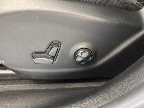 Used 2016 Jeep Cherokee Limited AWD/4WD image 18