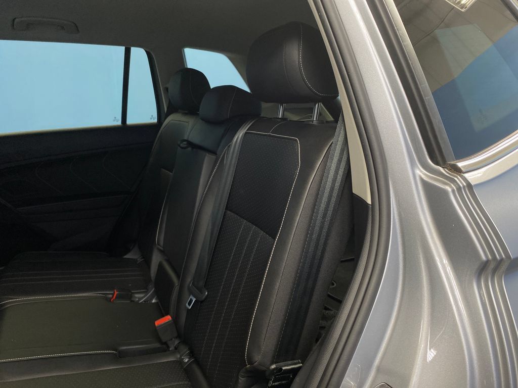 Used 2023 Volkswagen Tiguan SE AWD/4WD image 25