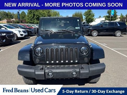 Used 2007 Jeep Wrangler Sahara w/ Dual Top Group AWD/4WD image 2