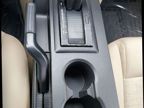 Used 2009 Ford Mustang Deluxe Convertible 2D image 25