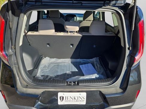 Used 2024 Kia Soul LX image 40