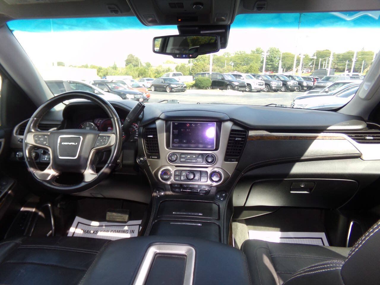 Used 2015 GMC Yukon Denali w/ Touring Package AWD/4WD image 28
