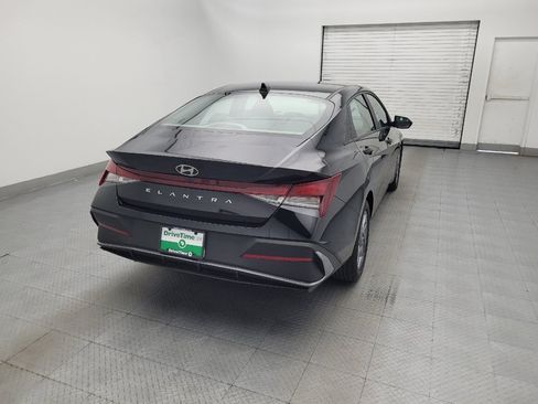 Used 2024 Hyundai Elantra SEL FWD image 7