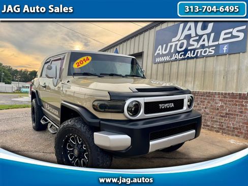 Used 2014 Toyota FJ Cruiser 2WD w/ Upgrade Package image 1
