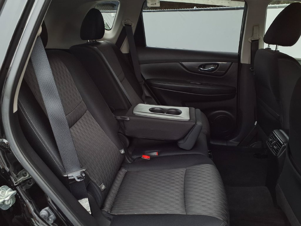 Used 2020 Nissan Rogue SV AWD/4WD image 32