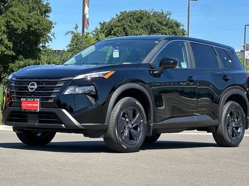New 2026 Nissan Rogue SV FWD image 8