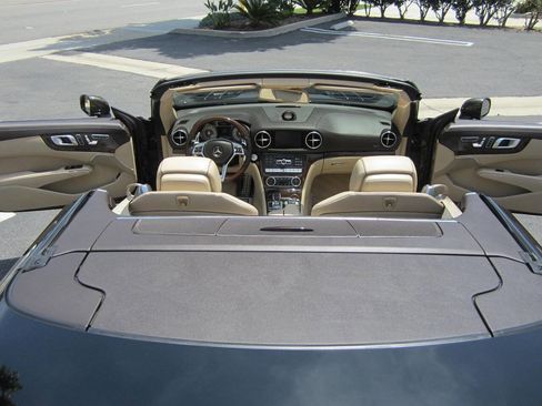 Used 2013 Mercedes-Benz SL 550 image 23