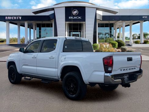 Used 2020 Toyota Tacoma SR5 RWD image 6