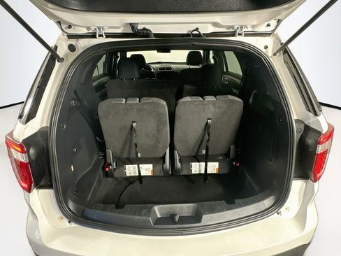 Used 2016 Ford Explorer XLT w/ Equipment Group 201A AWD/4WD image 30