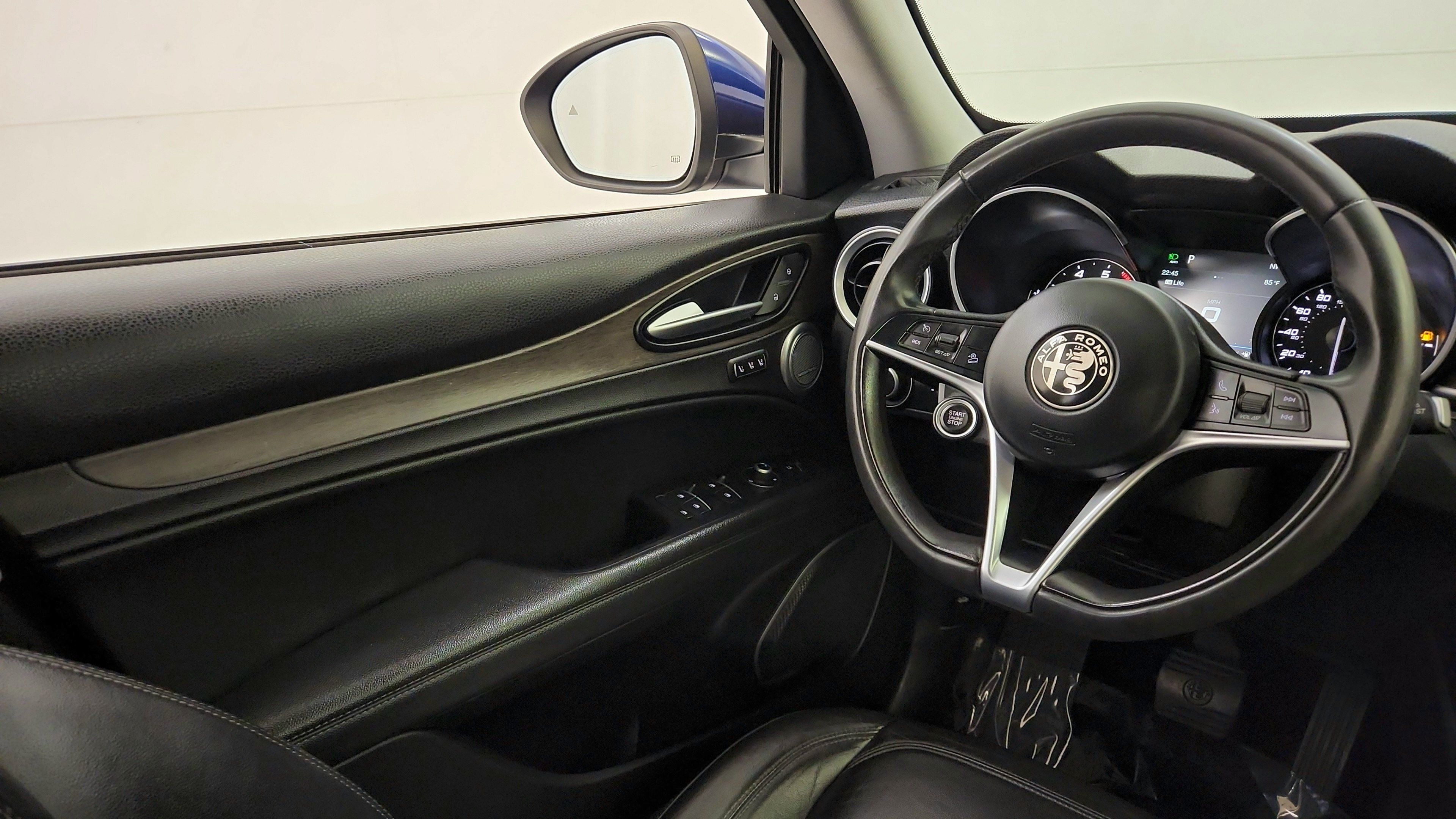 Used 2018 Alfa Romeo Stelvio Ti AWD/4WD image 22