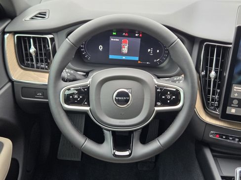 New 2026 Volvo XC60 B5 Plus w/ Protection Package Premier image 28