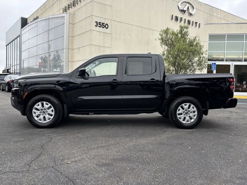 Used 2023 Nissan Frontier SV image 11