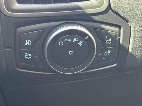 Used 2018 Ford Focus SEL image 23