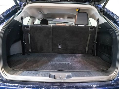 Used 2023 Toyota Highlander XLE AWD/4WD image 36