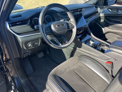 Used 2022 Jeep Grand Cherokee L Altitude image 14