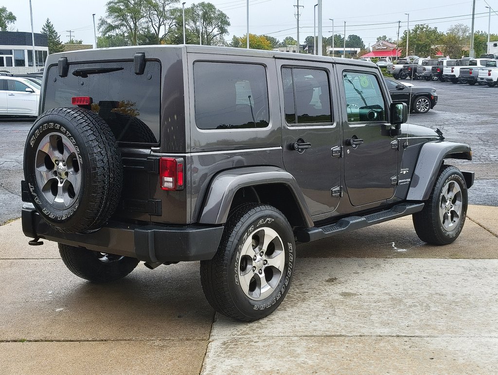 Used 2018 Jeep Wrangler Unlimited Sahara w/ Connectivity Group AWD/4WD image 5