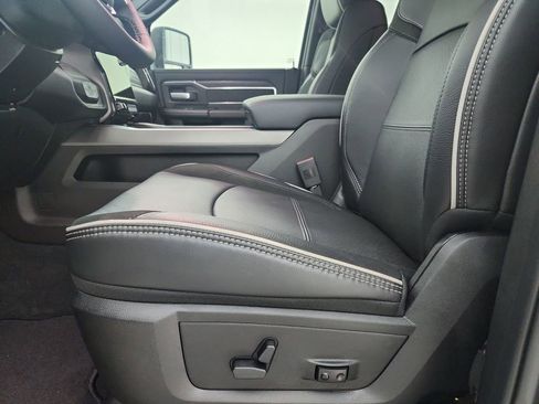 New 2026 RAM 2500 Laramie AWD/4WD image 12