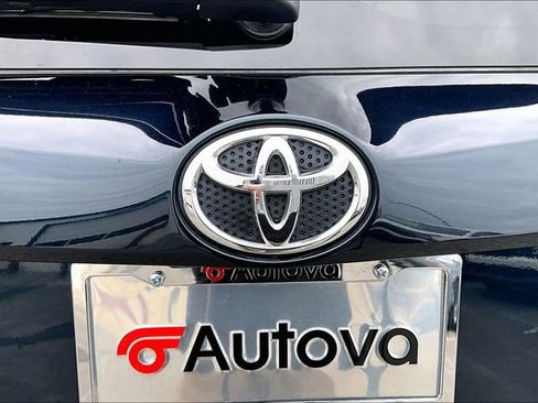 Used 2018 Toyota RAV4 XLE image 32