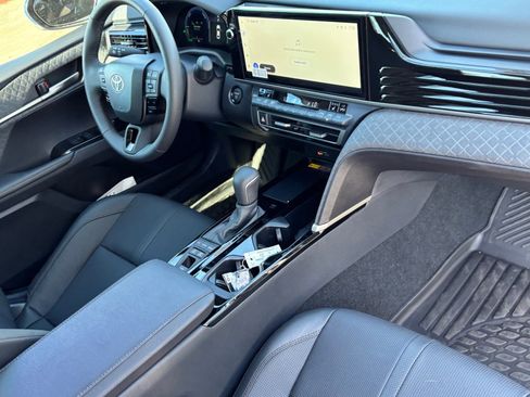 Used 2026 Toyota Camry XLE image 12