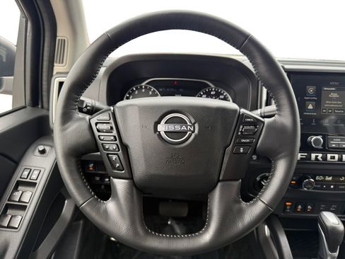 Certified 2025 Nissan Frontier SV w/ SV Convenience Package image 12