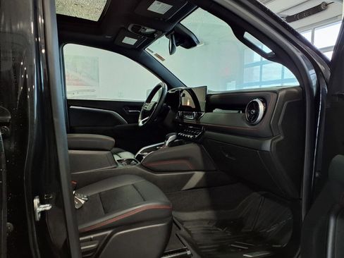 Used 2023 Chevrolet Colorado Z71 w/ Z71 Convenience Package 2 image 25