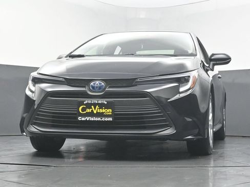 Used 2025 Toyota Corolla LE w/ LE Premium Package FWD image 44
