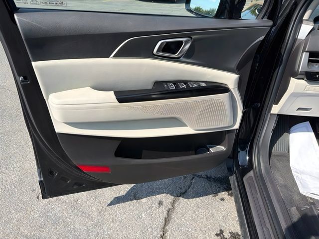 Certified 2024 Kia Carnival LX FWD image 19