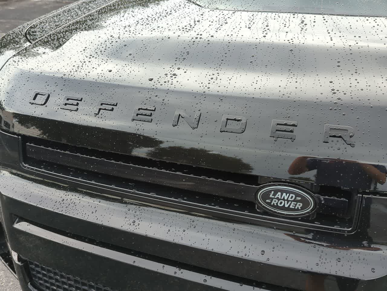 New 2026 Land Rover Defender 90 V8 AWD/4WD image 13