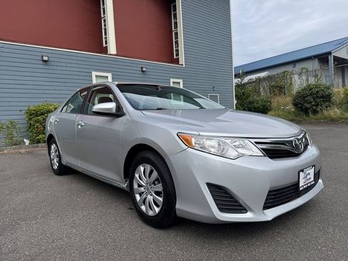 Used 2013 Toyota Camry LE FWD image 7