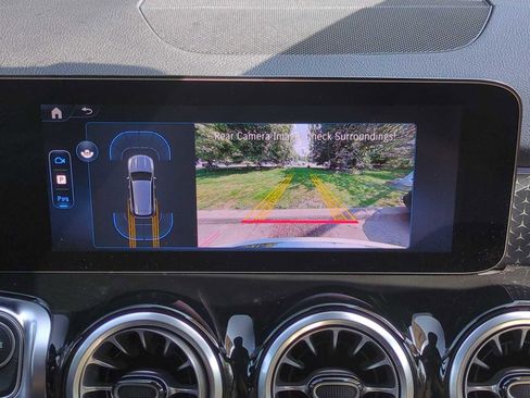 Certified 2025 Mercedes-Benz GLB 250 4MATIC image 30