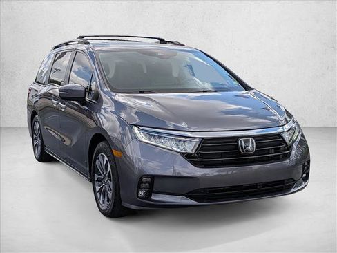 Used 2024 Honda Odyssey EX-L image 3