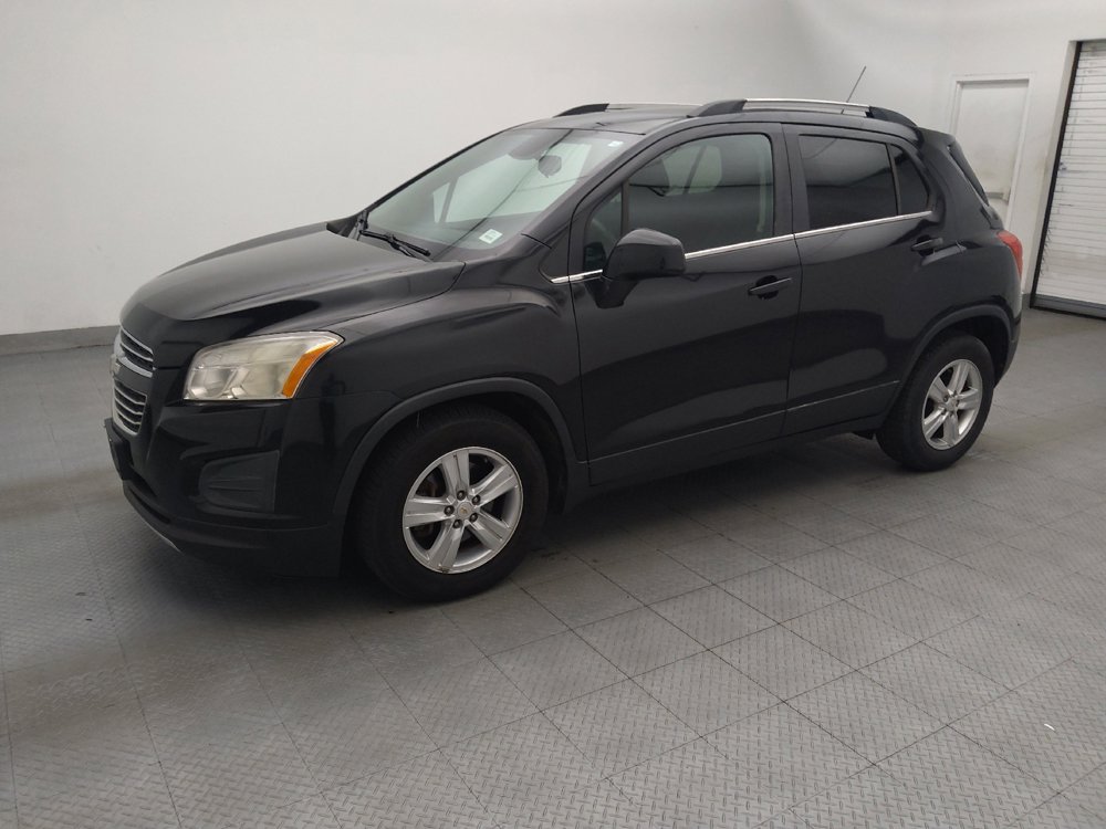 Used 2015 Chevrolet Trax LT w/ LT Sun and Sound Package FWD image 2