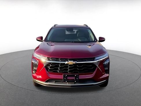 Used 2025 Chevrolet Trax LT image 4