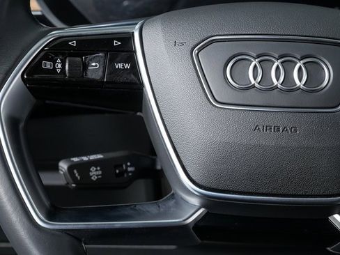 Used 2024 Audi Q8 e-tron Premium Plus image 11