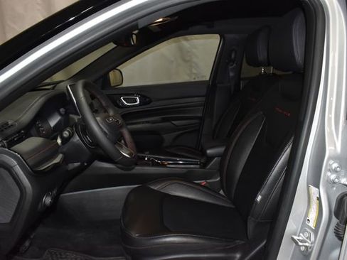 Certified 2025 Jeep Compass Trailhawk image 12