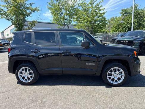 Used 2023 Jeep Renegade Latitude AWD/4WD image 16