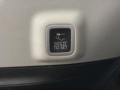 Used 2022 Jeep Grand Cherokee Limited image 34