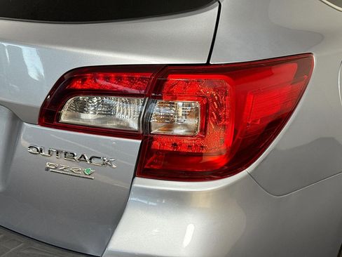 Used 2016 Subaru Outback 2.5i Limited image 34