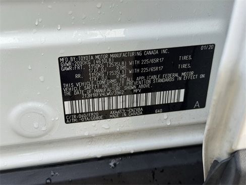 Used 2020 Toyota RAV4 LE image 33