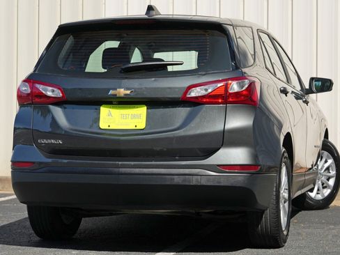 Used 2020 Chevrolet Equinox LS FWD image 3